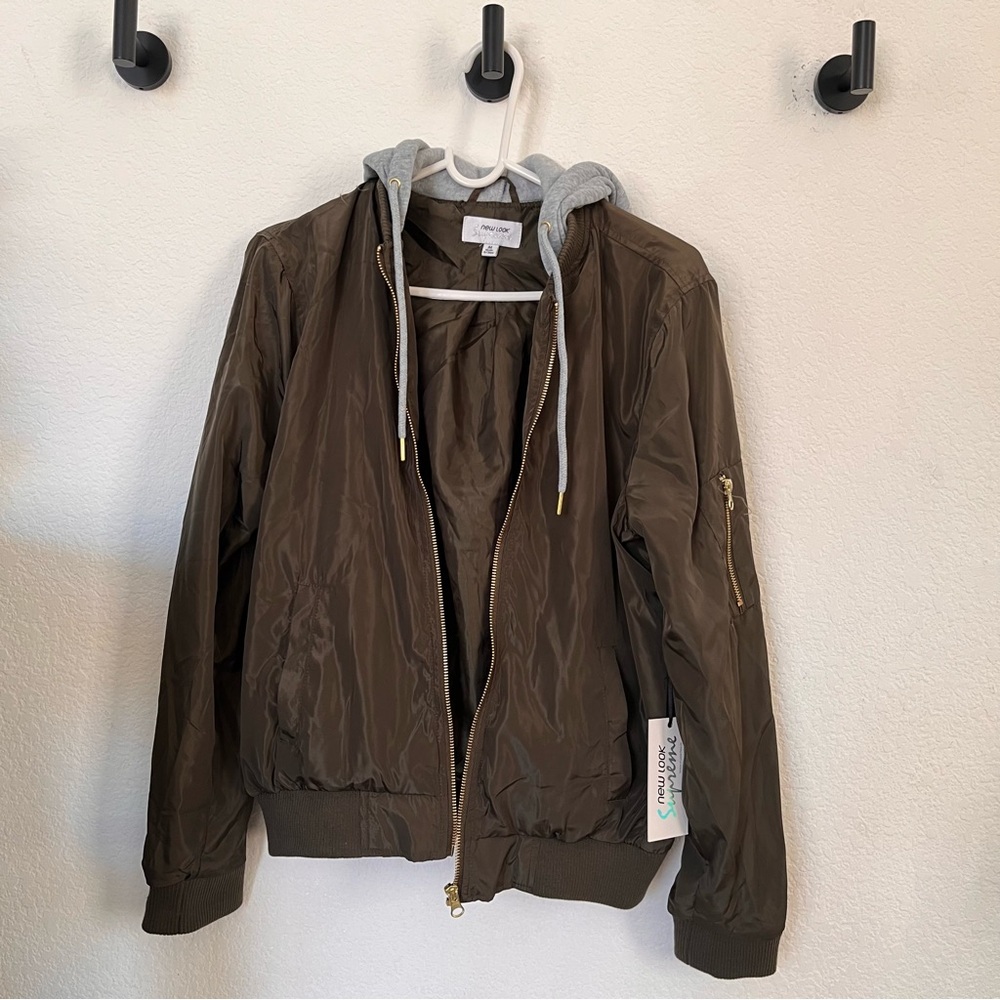 NEW - New Look Supreme Women’s Polyester Jacket w/ Cotton Hood Golden Zipper